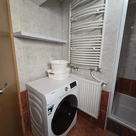 House Lorenco, Selce