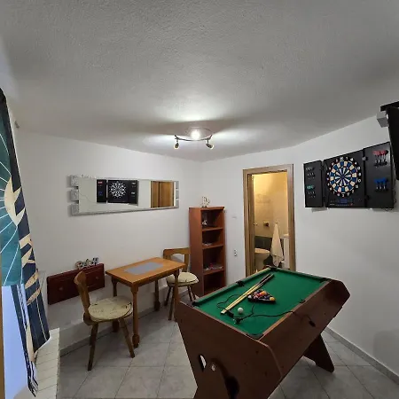 House Lorenco, Selce