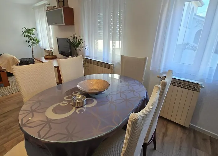 House Lorenco, Villa Selce