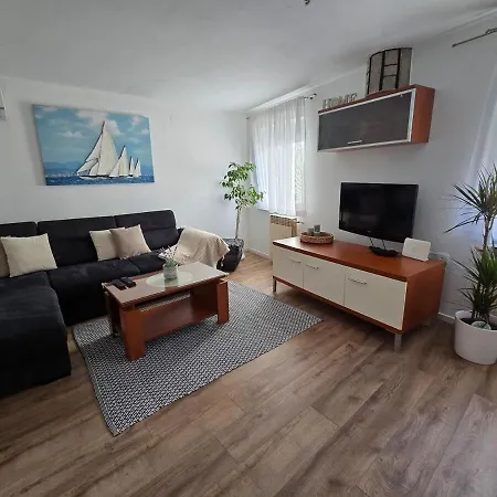 House Lorenco, Villa *