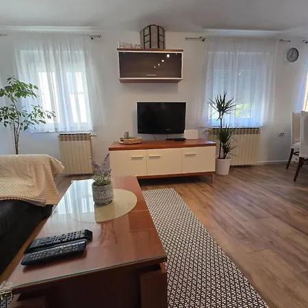 House Lorenco, Villa Selce