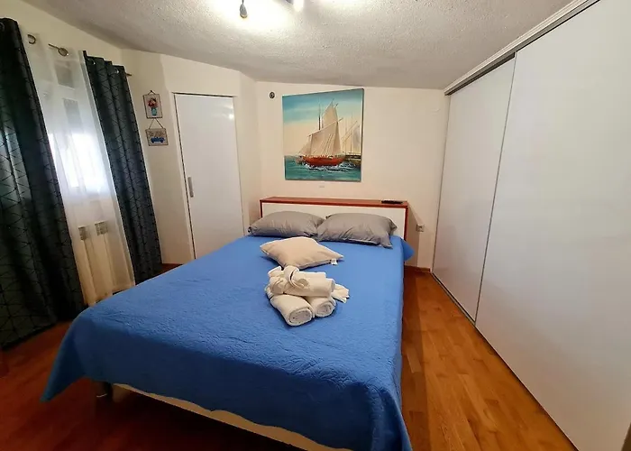 House Lorenco, Villa Selce