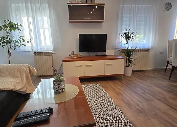 House Lorenco, Villa Selce